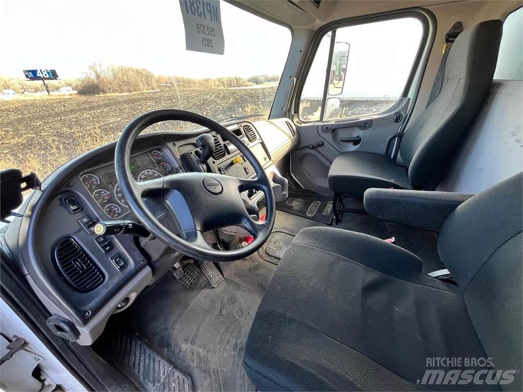 Freightliner M2 106 Fast kasse
