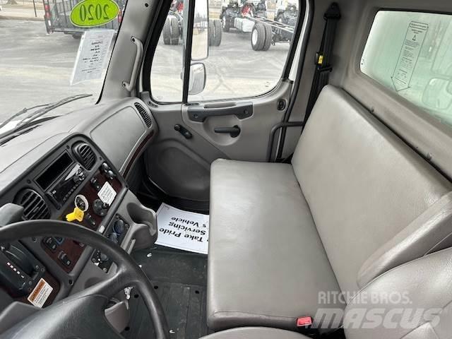 Freightliner M2106 Fast kasse