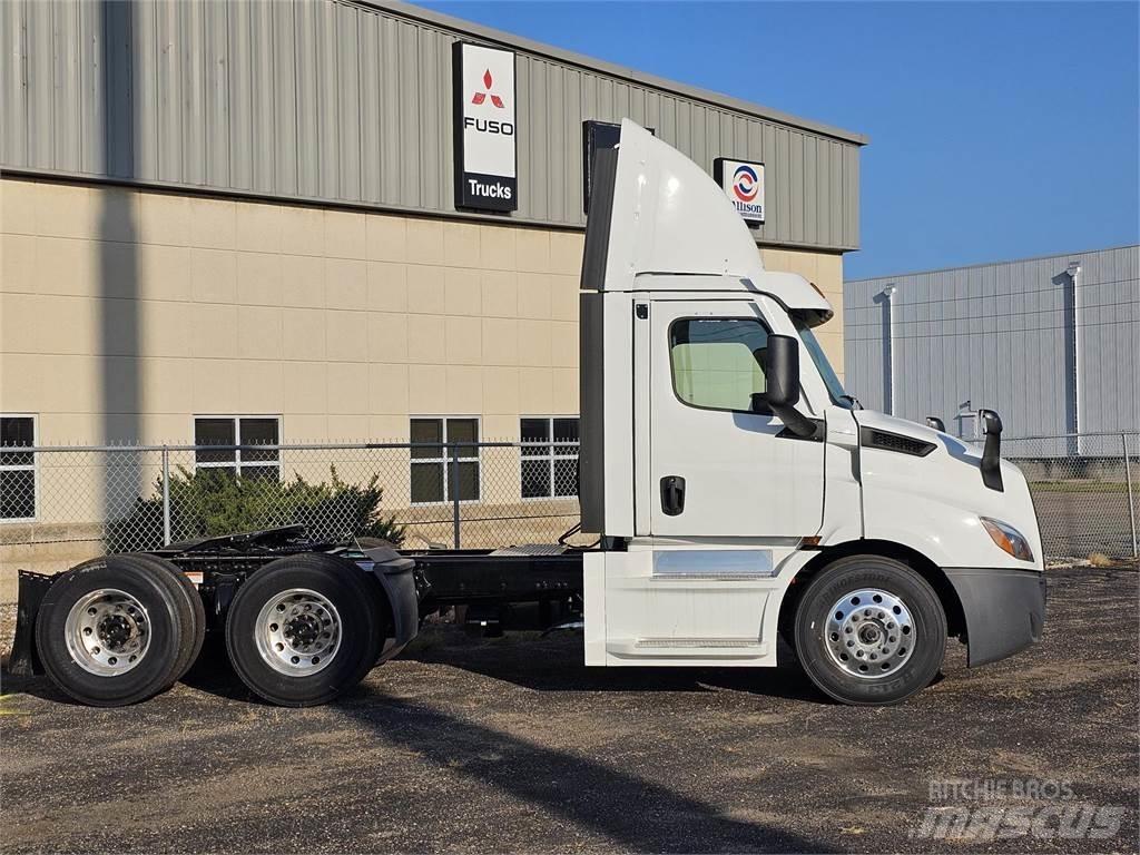 Freightliner PE116DC Trækkere