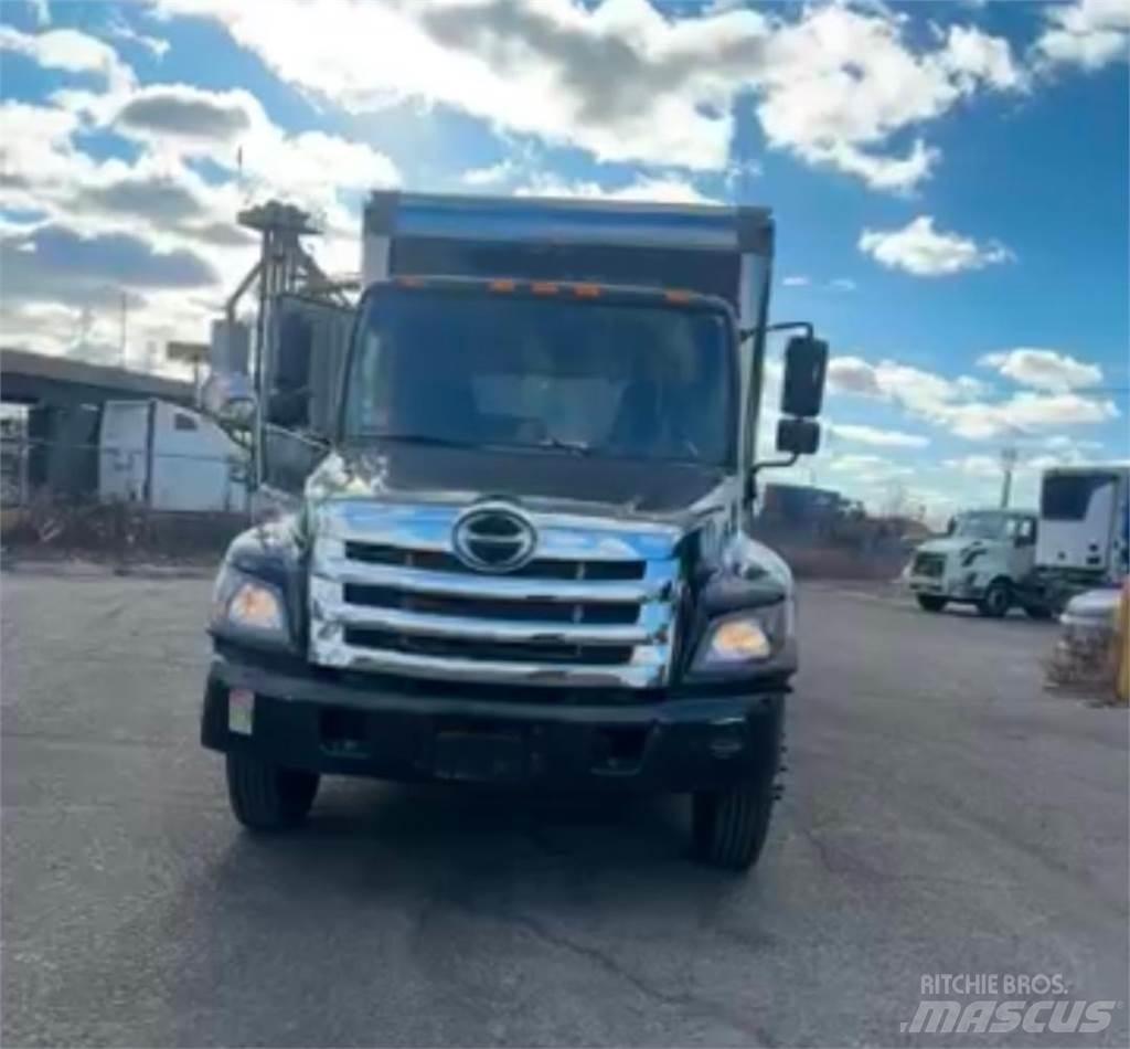 Hino 268A Fast kasse