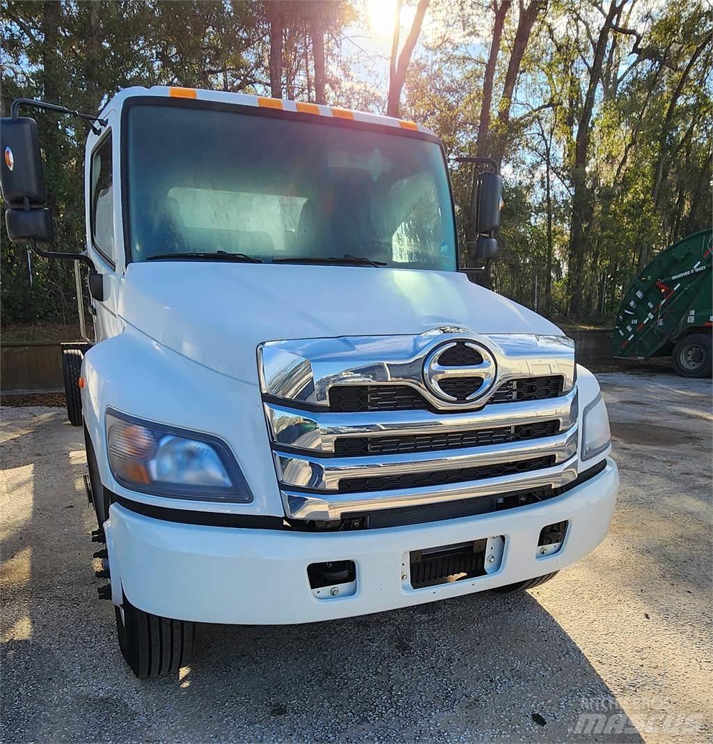 Hino L7 Trækkere