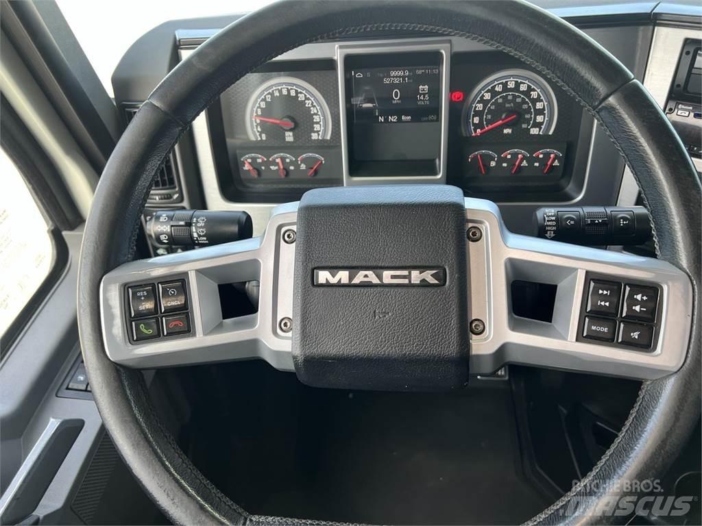 Mack AN64T Trækkere
