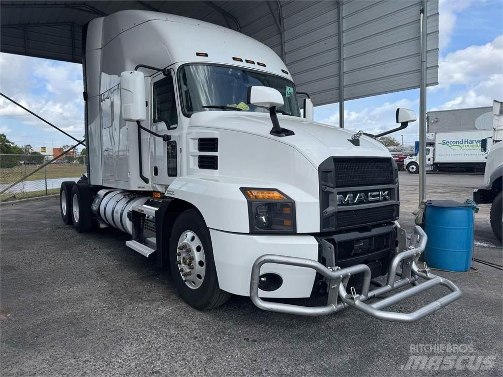 Mack AN64T Trækkere