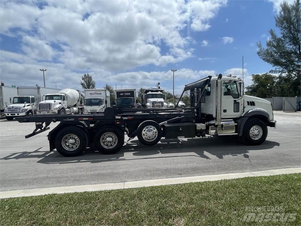 Mack GR64B Trækkere
