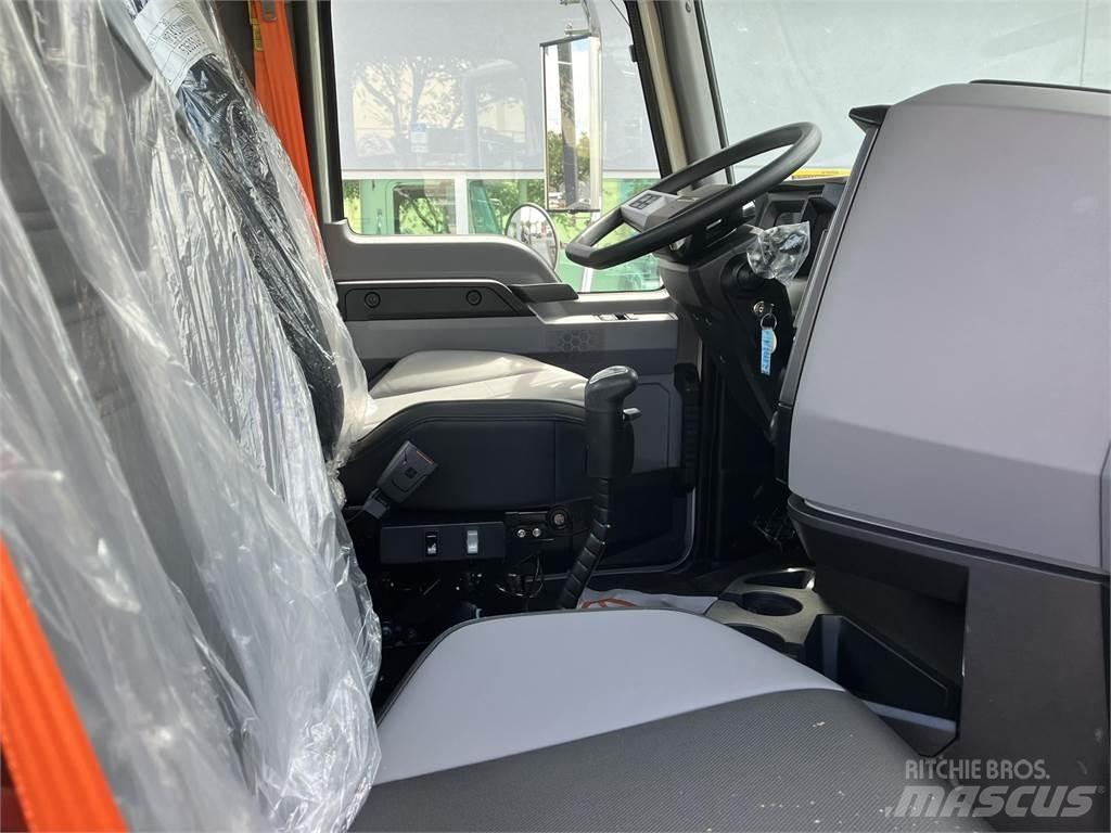 Mack GR64BX Lastbiler med tip