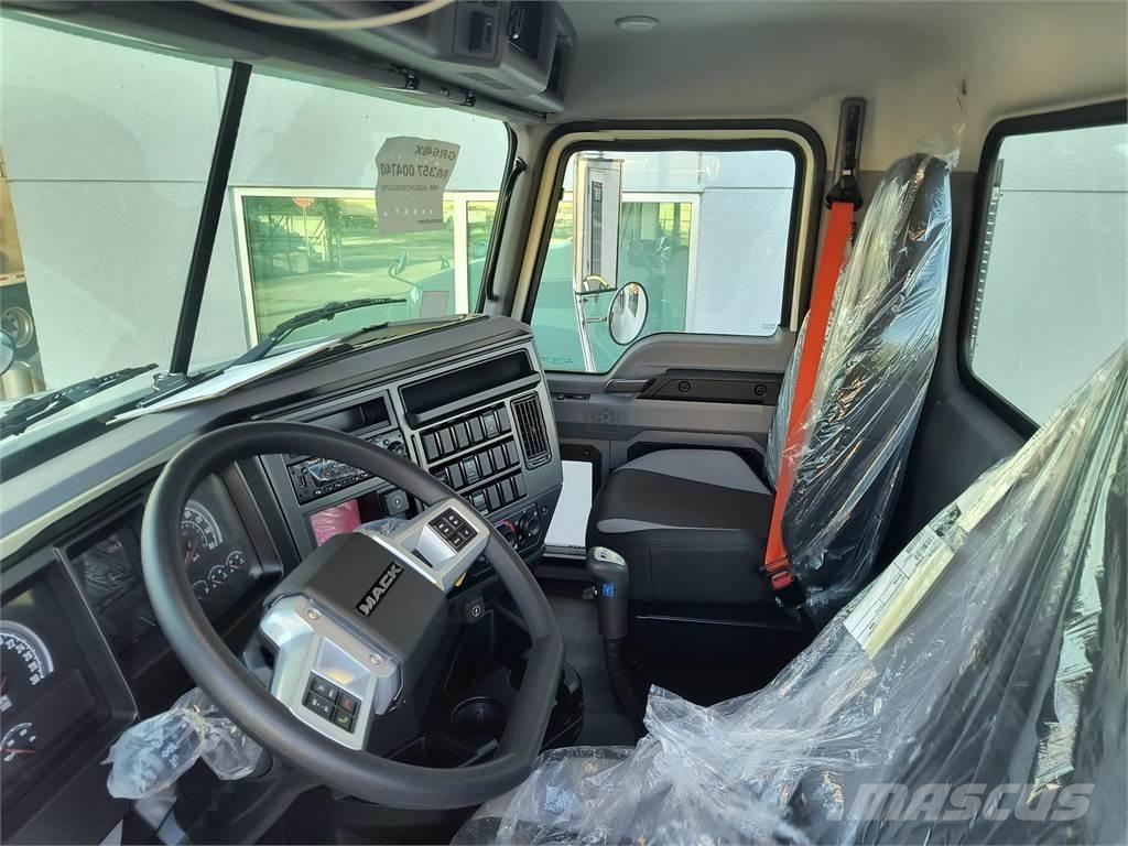 Mack GR64BX Lastbiler med tip