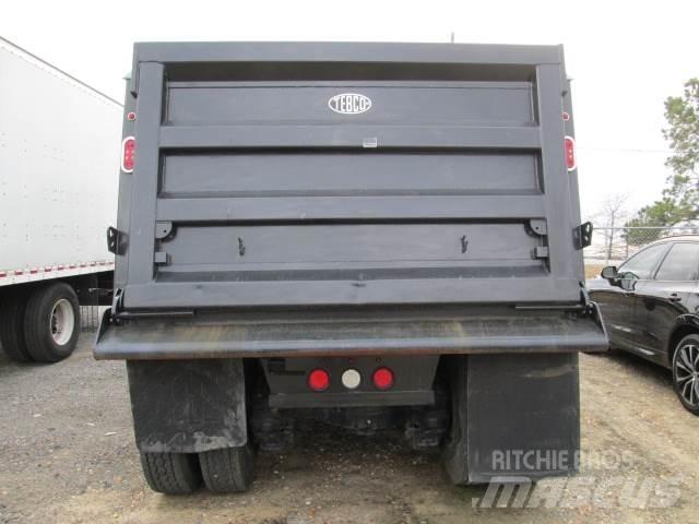 Mack GR64F Lastbiler med tip