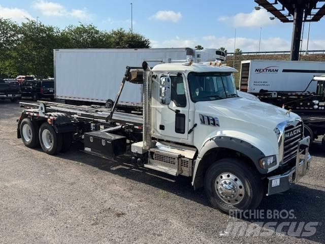 Mack GR64F Andre lastbiler