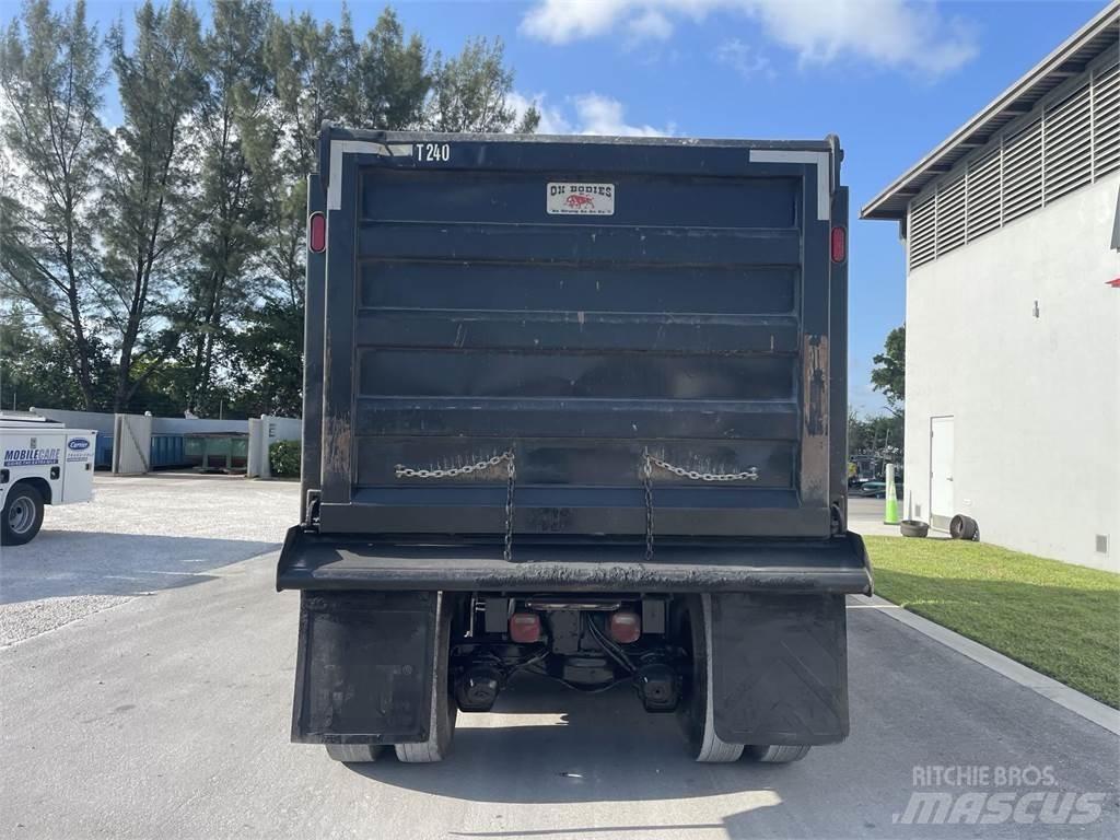 Mack GR64F Lastbiler med tip
