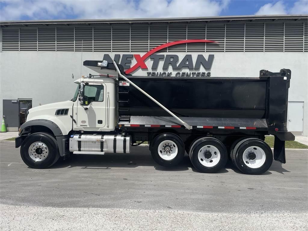 Mack GR64F Lastbiler med tip