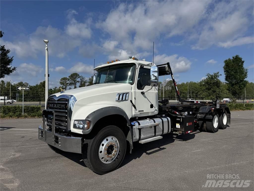 Mack GR64F Andre lastbiler
