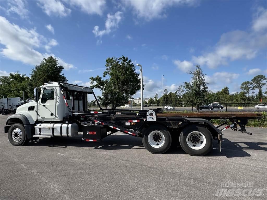Mack GR64F Andre lastbiler