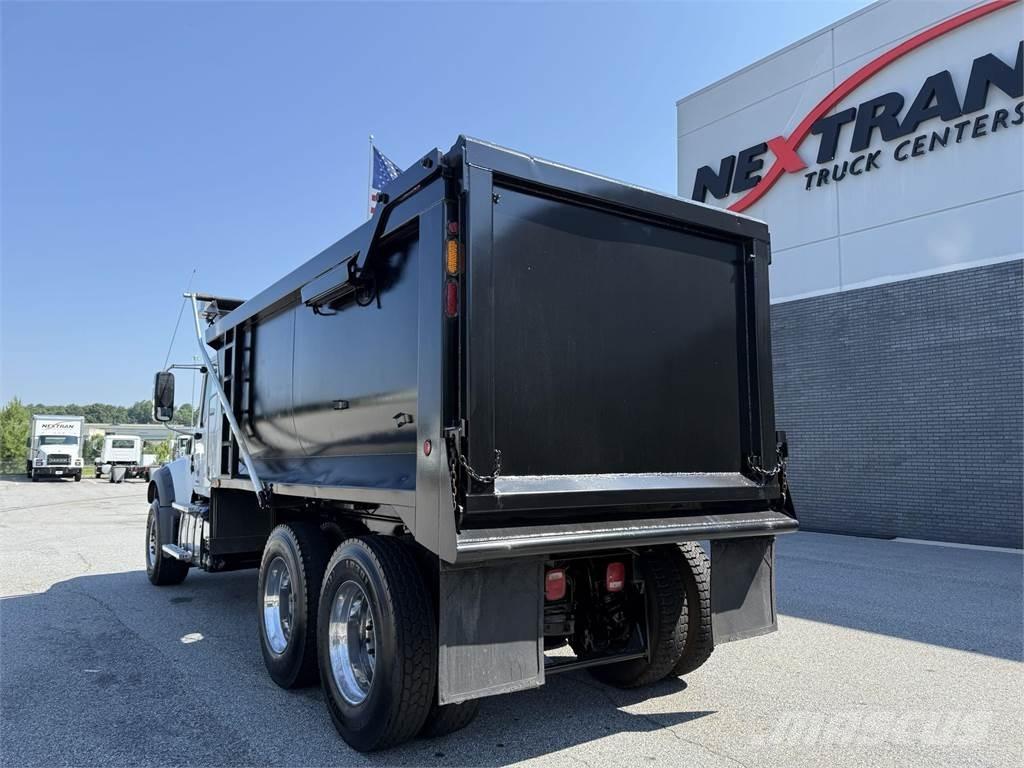Mack GR64F Lastbiler med tip