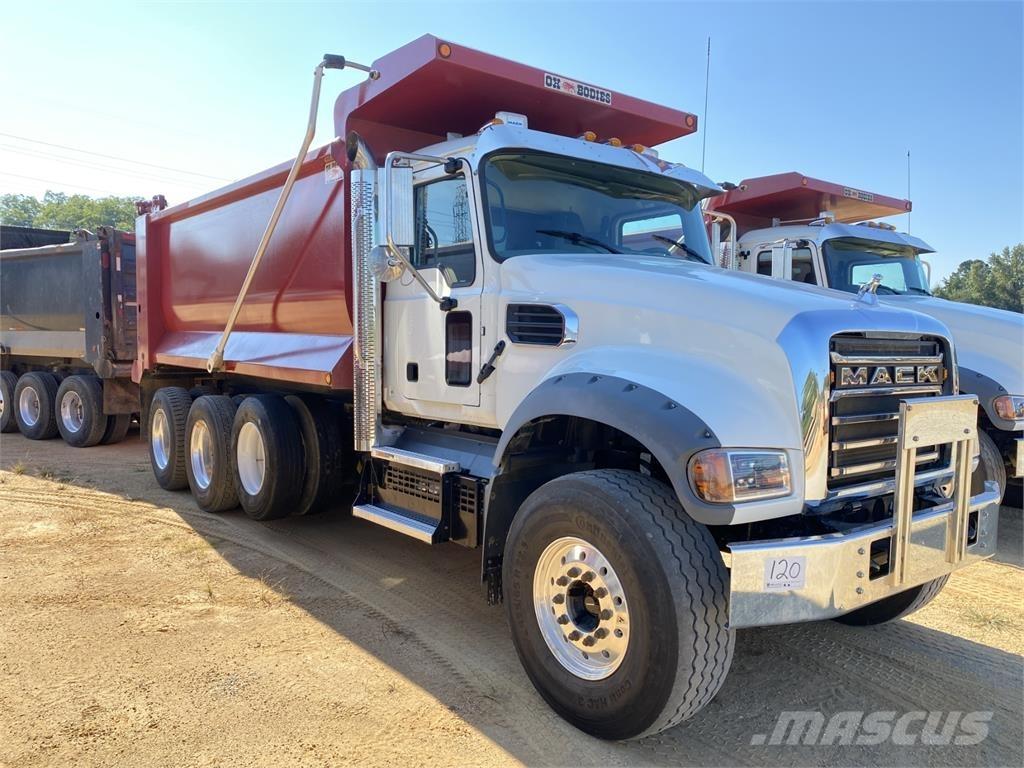 Mack GR64F Lastbiler med tip