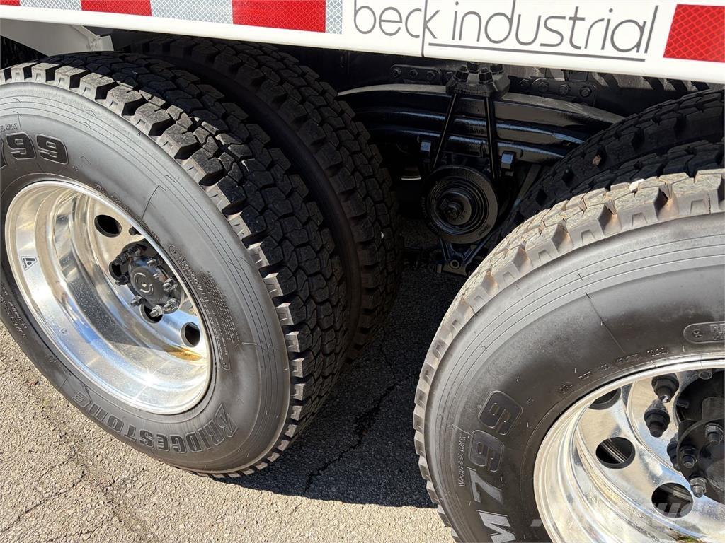 Mack GR64FR Betonbiler
