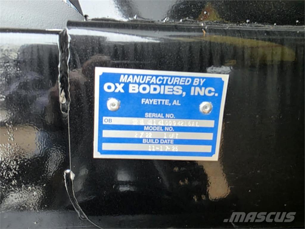 Mack GR84F Lastbiler med tip