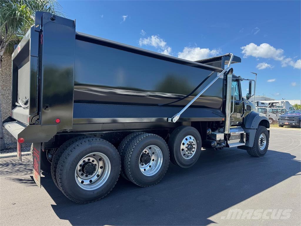 Mack GR84FR Lastbiler med tip