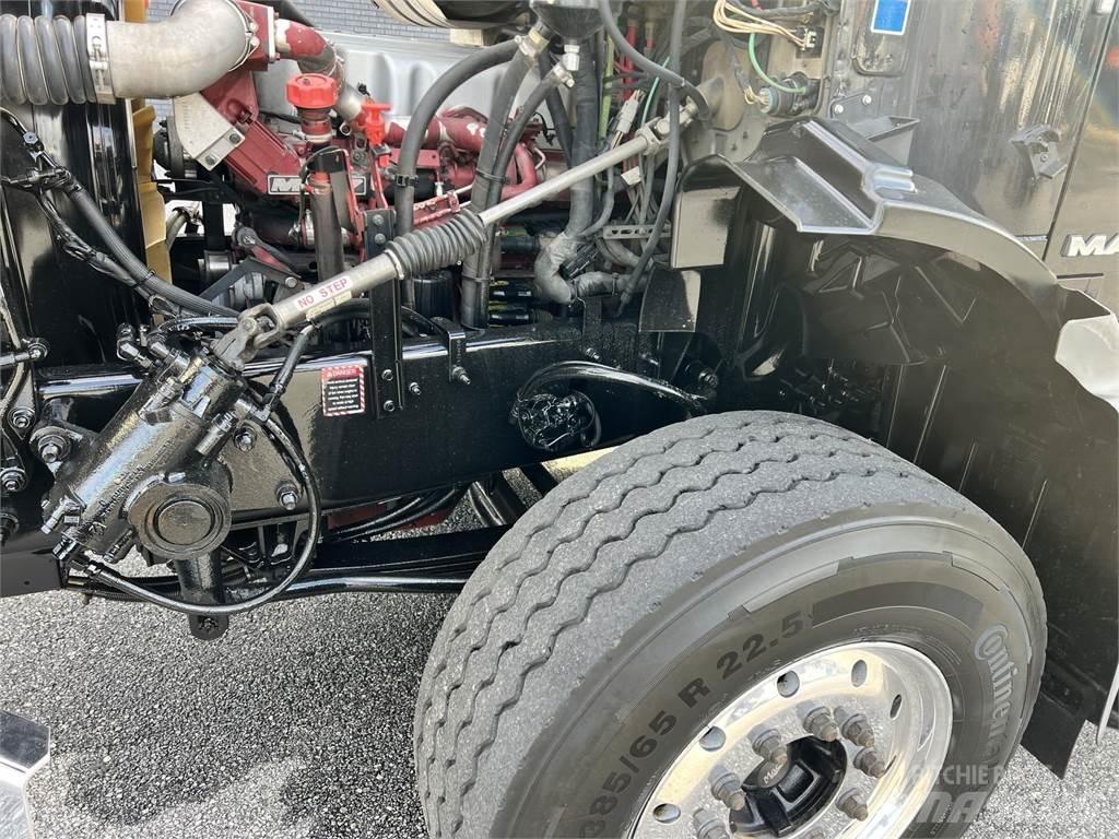 Mack GU813 Andre lastbiler