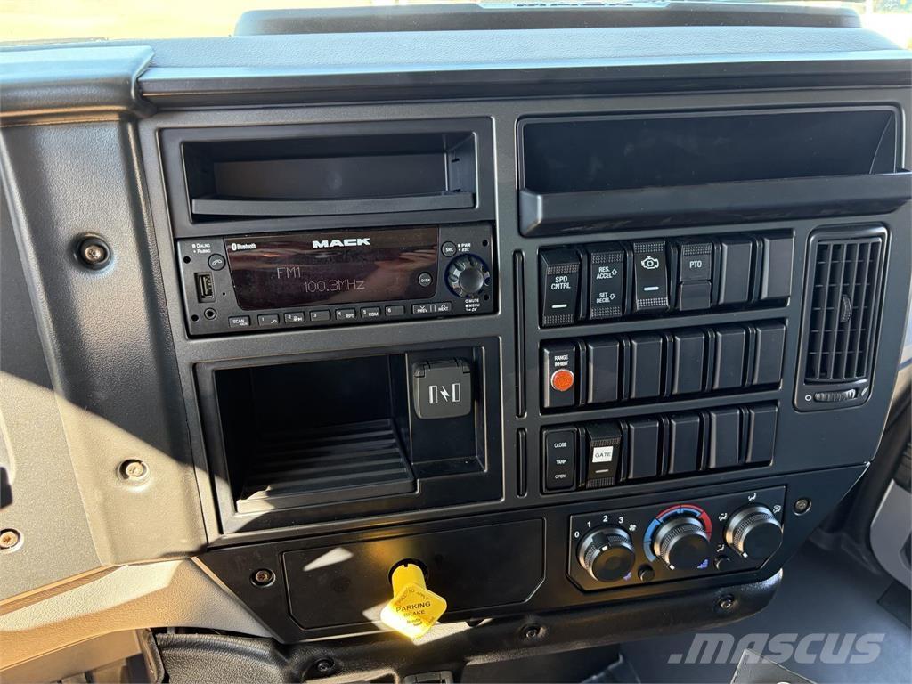 Mack MD6 42R Lastbiler med tip