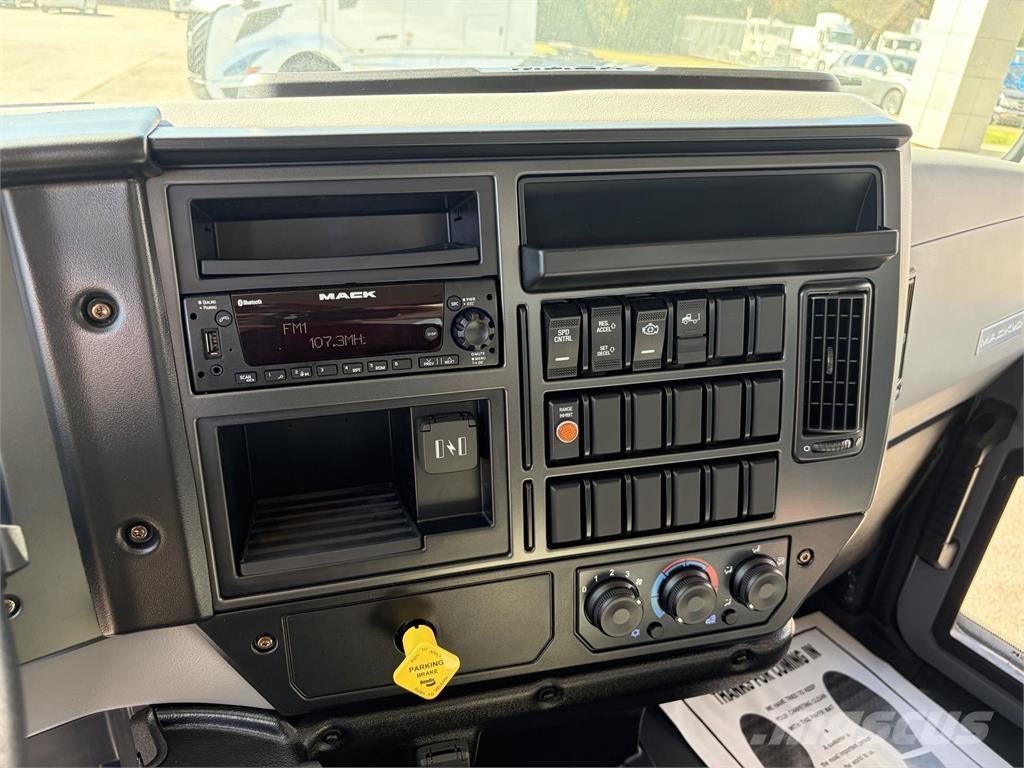 Mack MD6 42R Fast kasse