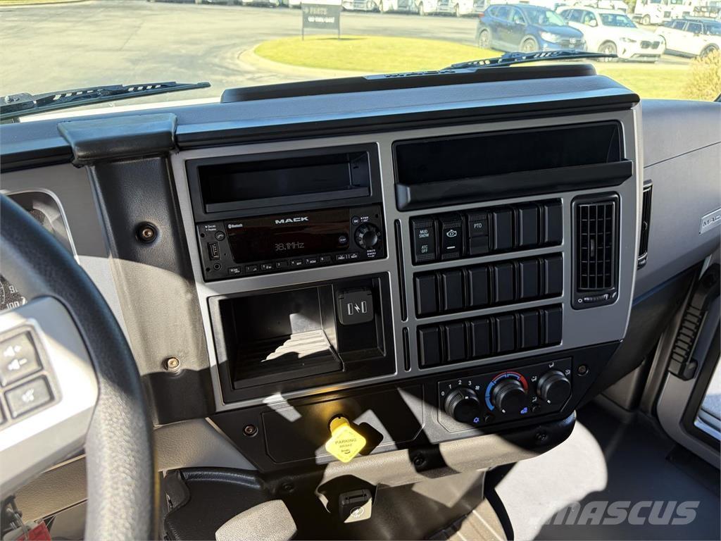 Mack MD6 42R Fast kasse