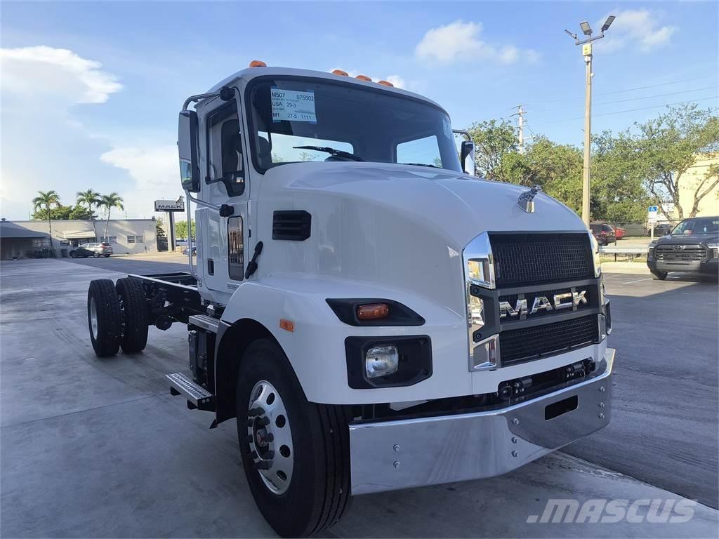 Mack MD7 42R Chassis