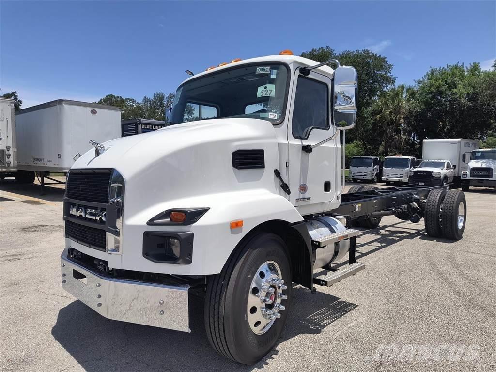 Mack MD7 42R Lastbiler med tip