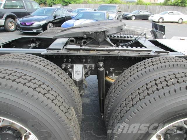 Mack PI64T Trækkere
