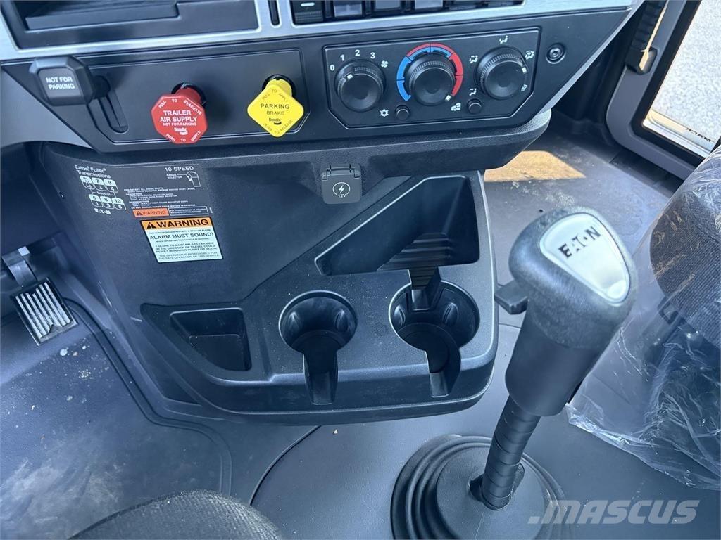Mack PI64T Trækkere