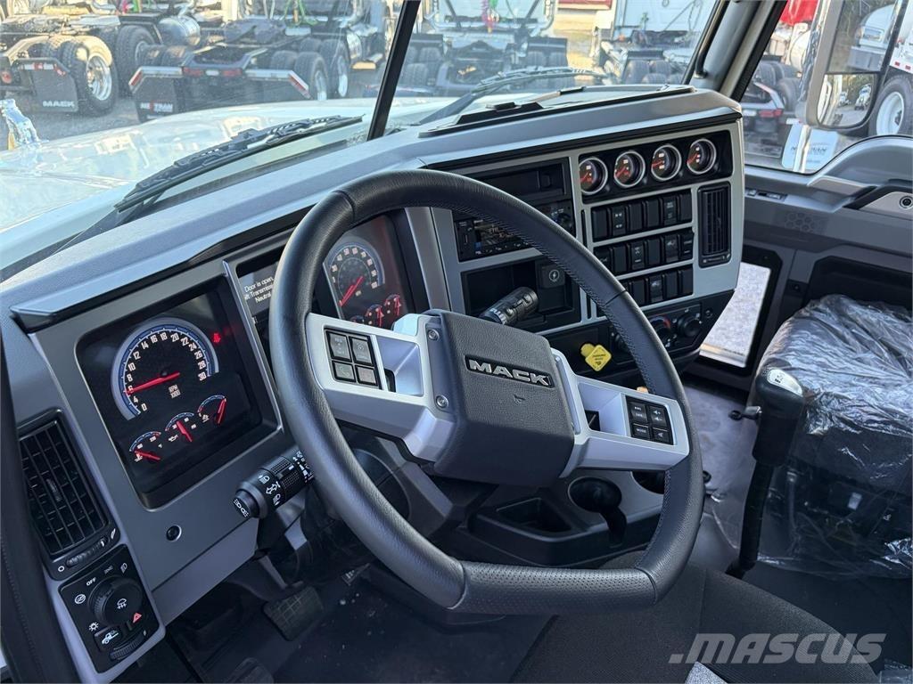 Mack PI64T Trækkere