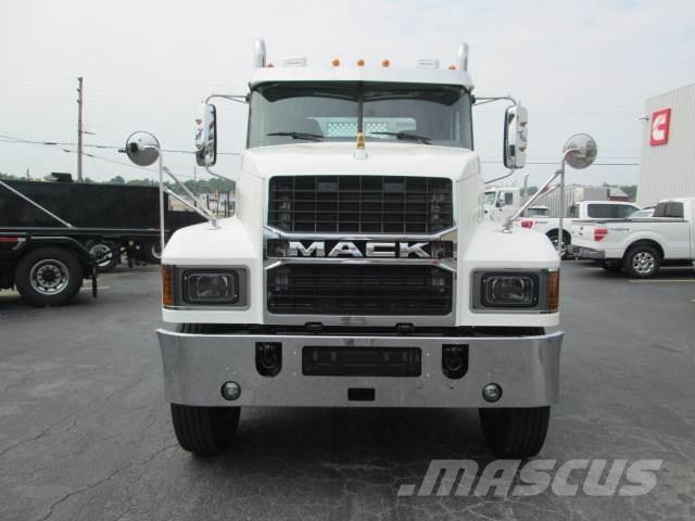 Mack PI64T Trækkere