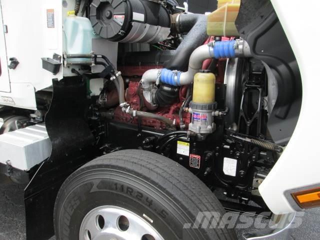 Mack PI64T Trækkere