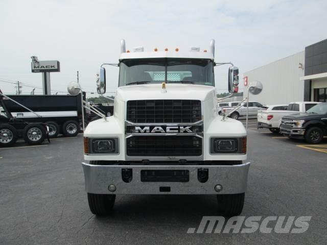 Mack PI64T Trækkere
