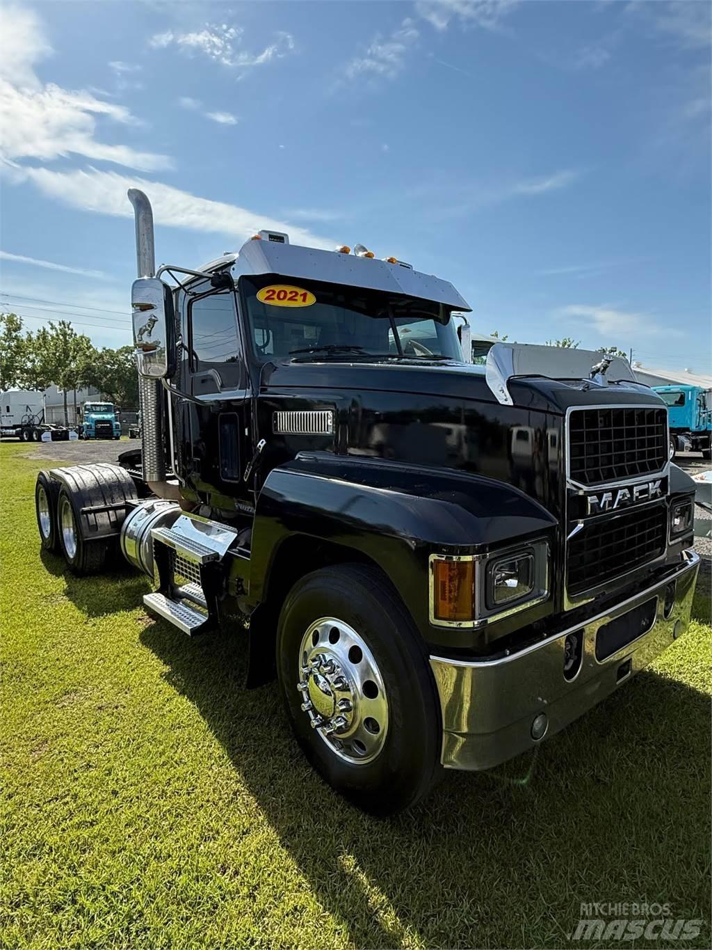 Mack PI64T Trækkere