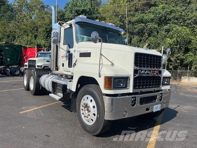 Mack PI64T Trækkere
