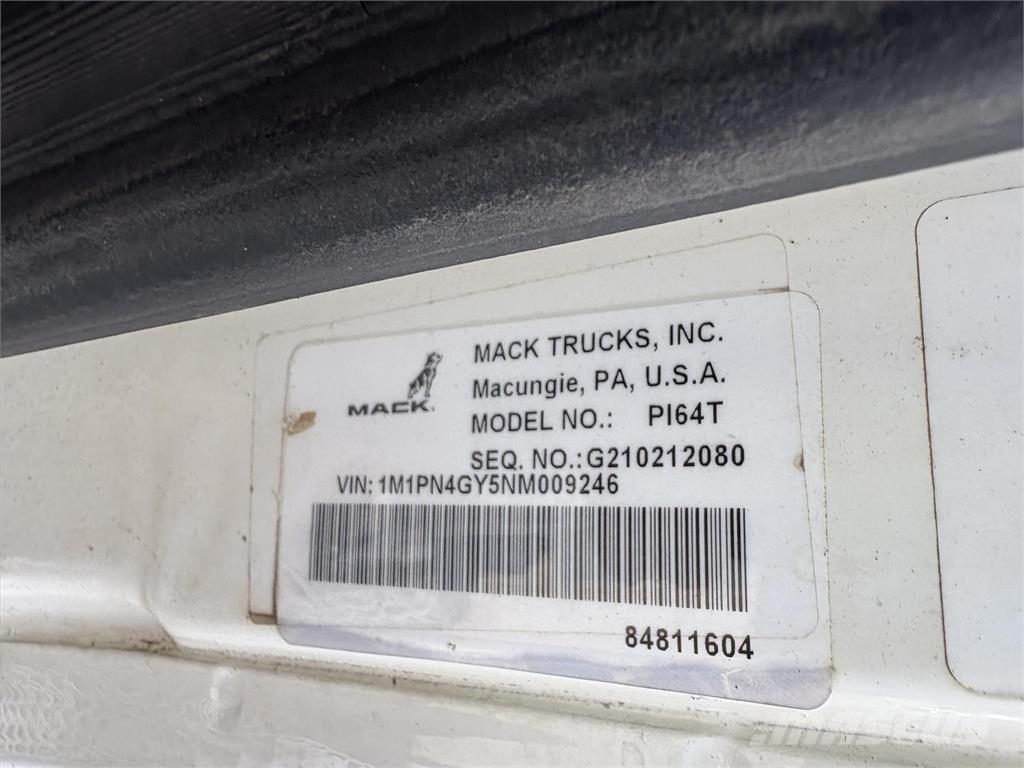 Mack PI64T Trækkere