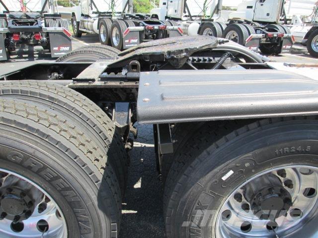 Mack PI64T Trækkere