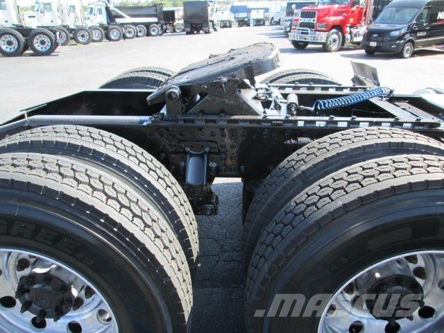 Mack PI64T Trækkere