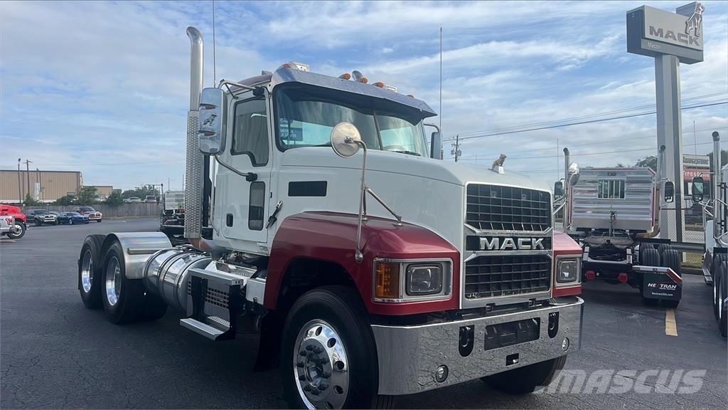 Mack PI64T Trækkere