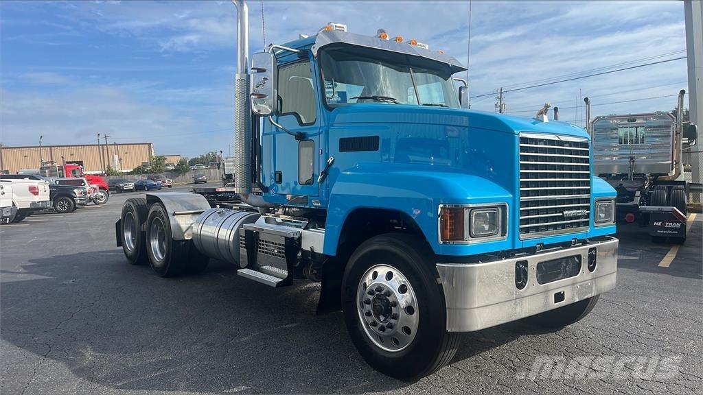 Mack PI64T Trækkere