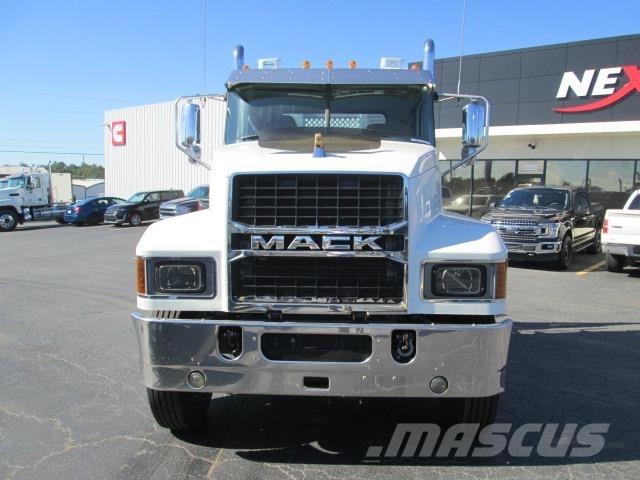 Mack PI64T Trækkere
