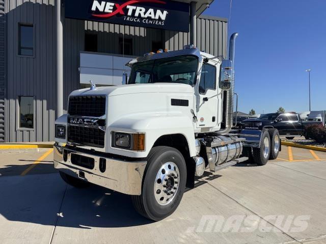 Mack PI64T Trækkere