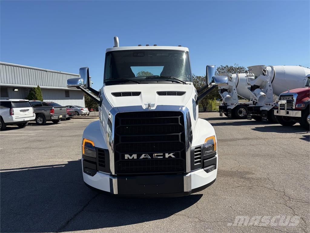 Mack PR64T Trækkere