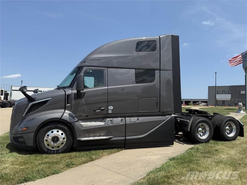 Volvo NEW VNL860 Trækkere