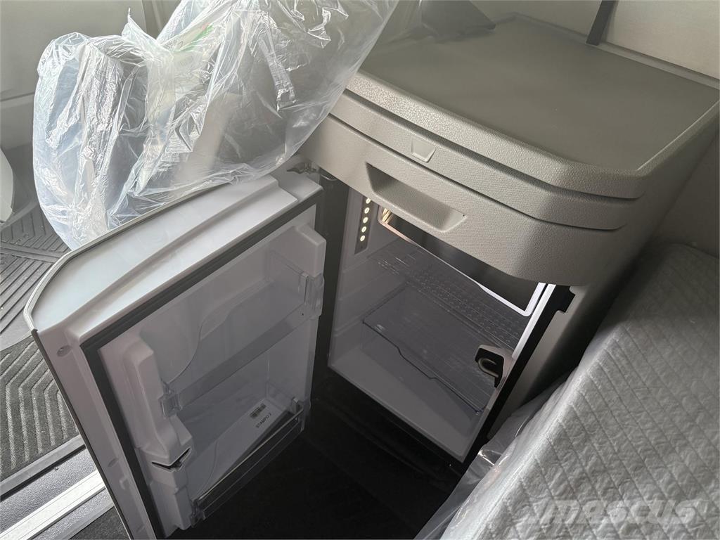 Volvo NEW VNL860 Trækkere