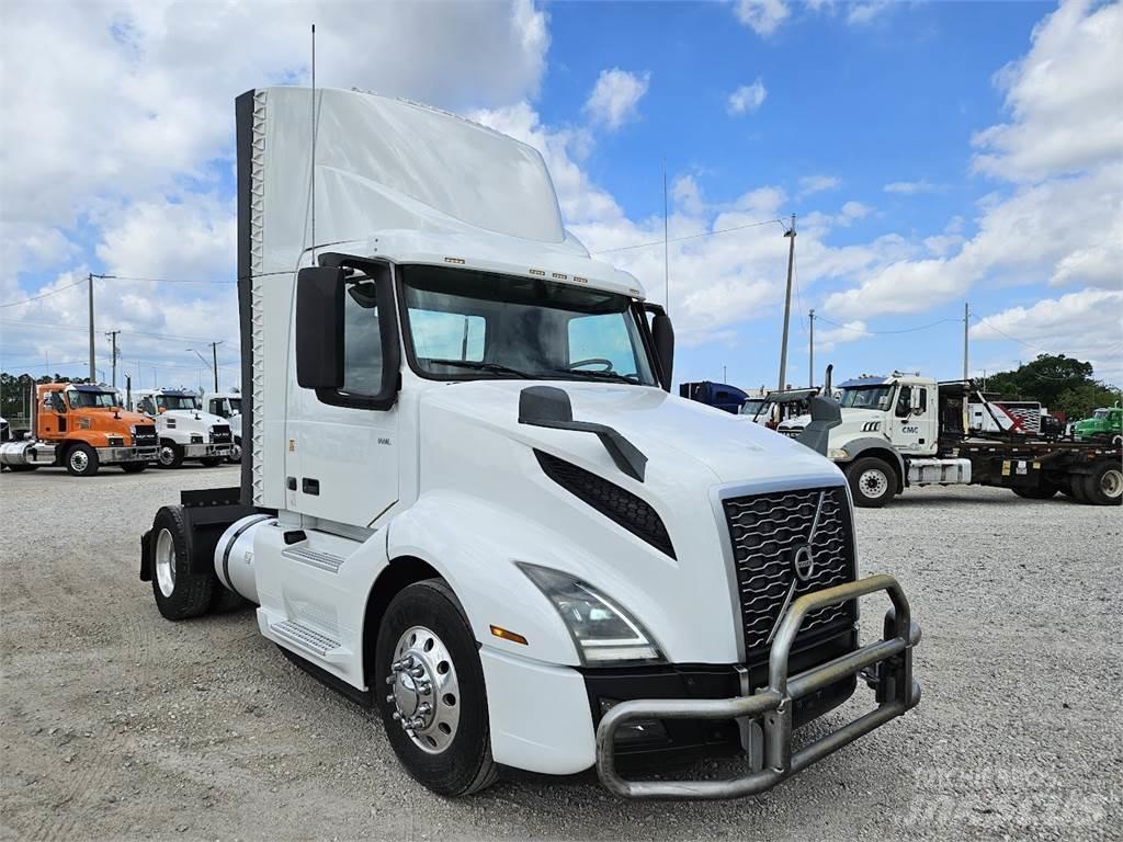 Volvo VNL42T300 Trækkere
