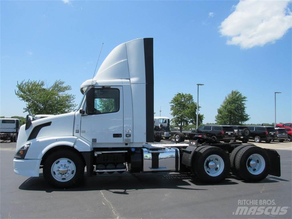 Volvo VNL64T300 Trækkere