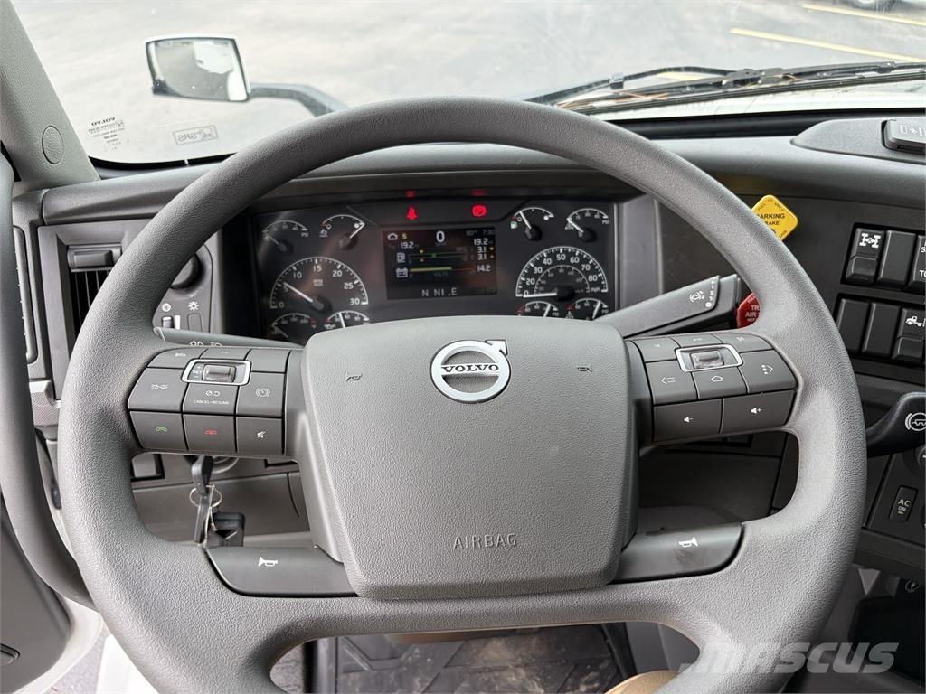 Volvo VNL64T740 Trækkere