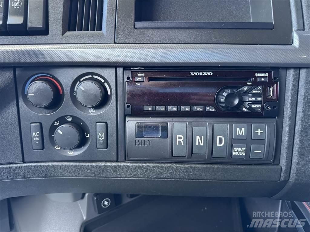 Volvo VNL64T760 Trækkere