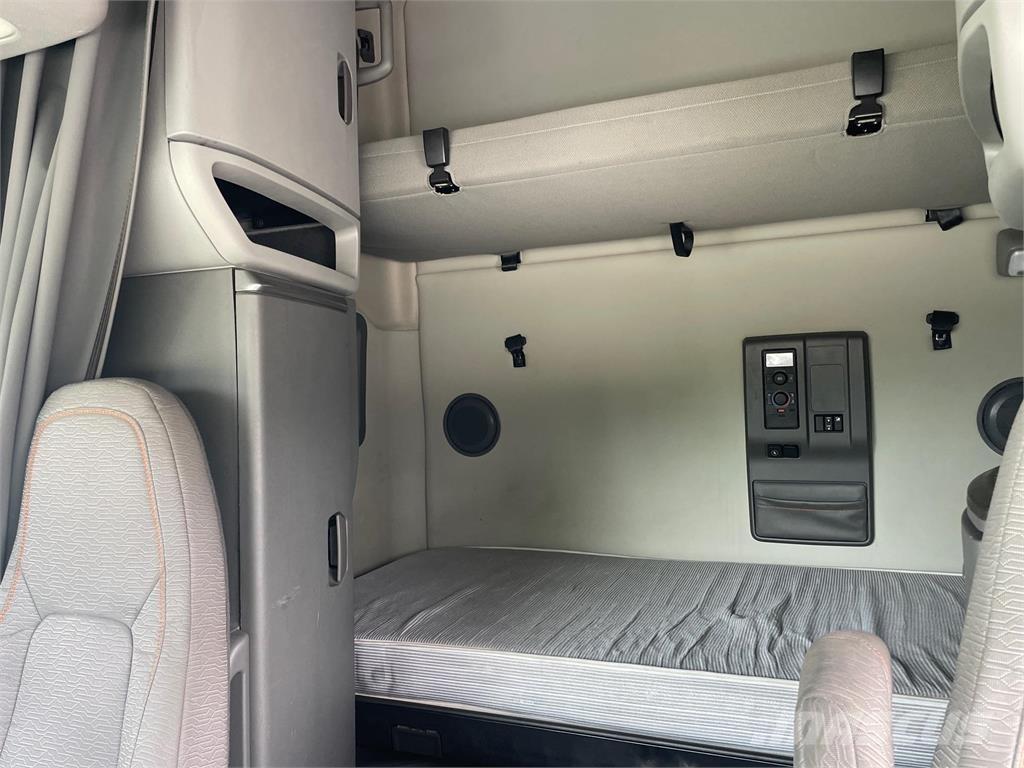 Volvo VNL64T760 Trækkere